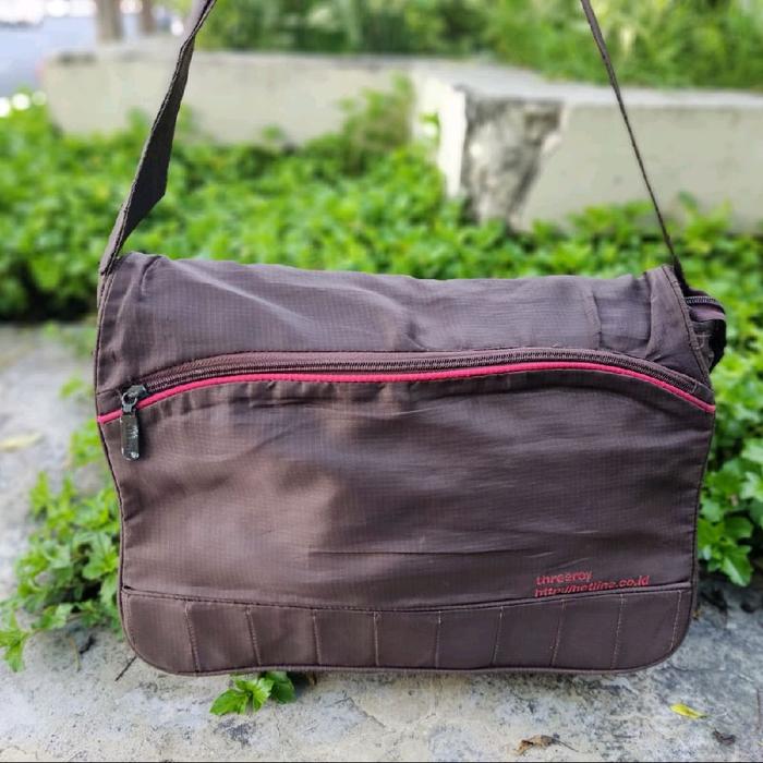TAS SELEMPANG CEWEK THREEREY ORIGINAL BISA TEMPAT LAPTOP 14"-KONDISI BEKAS