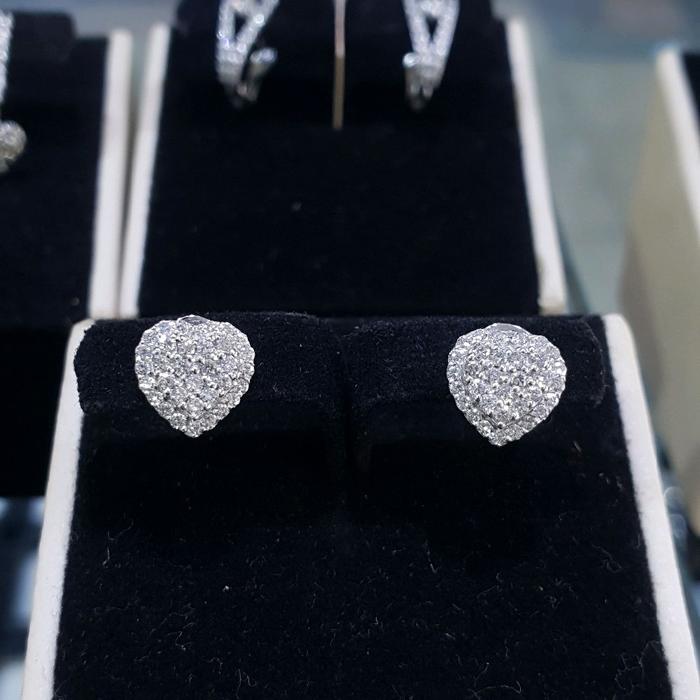Anting Giwang Emas 750 Berlian Asli Natural Diamond