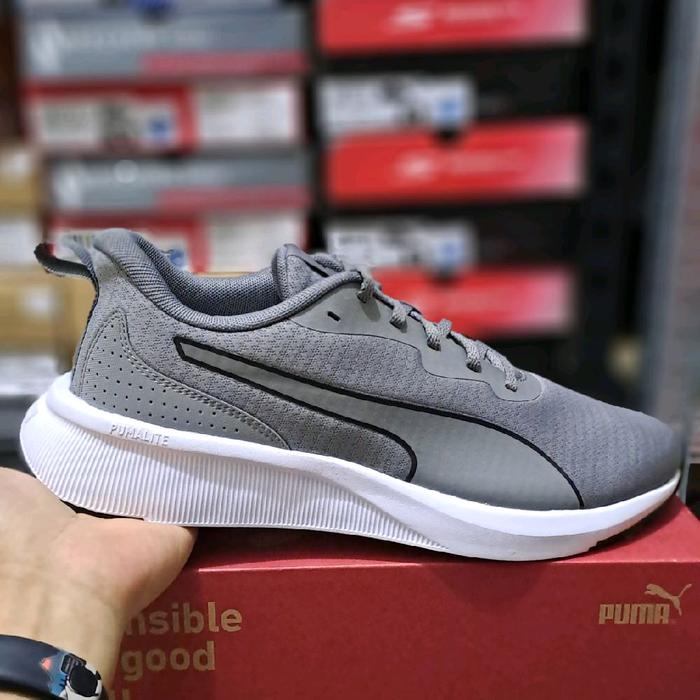 Sepatu Lari Pria Flyer Lite - Desain Nyaman & Tahan Lama untuk Aktivitas Harian