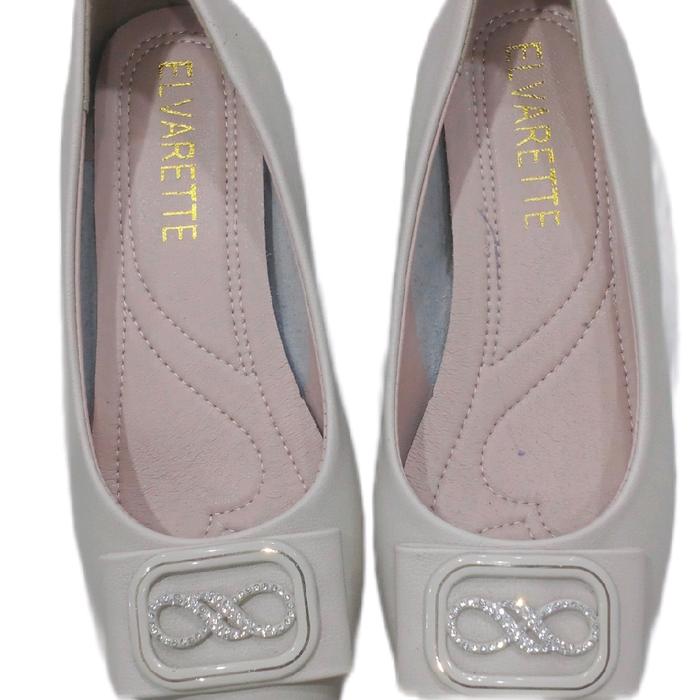 Elvarette Sepatu Hak Tahu 5 cm Bahan Semi Kulit dengan Desain Elegan dan Logo Berkilau di Bagian Baw