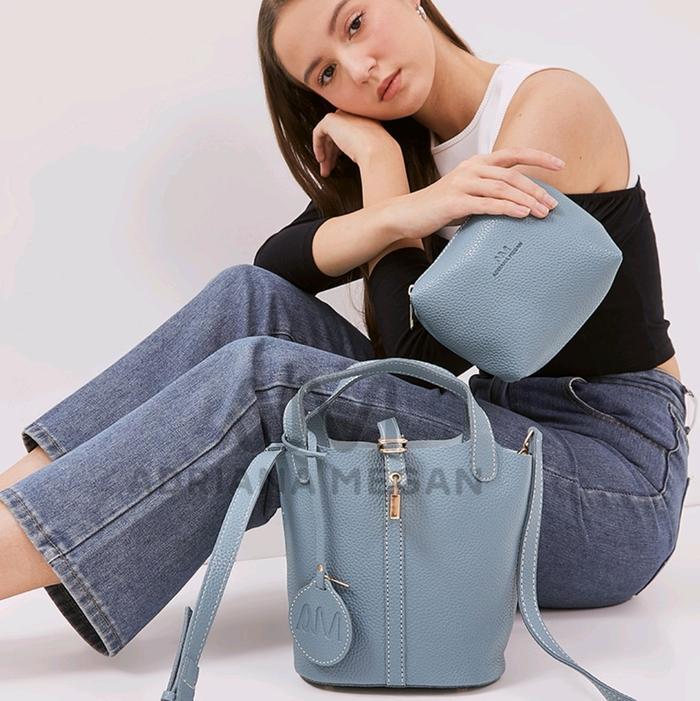Tas Selempang Wanita Adriana Megan Pikotin Kode 908