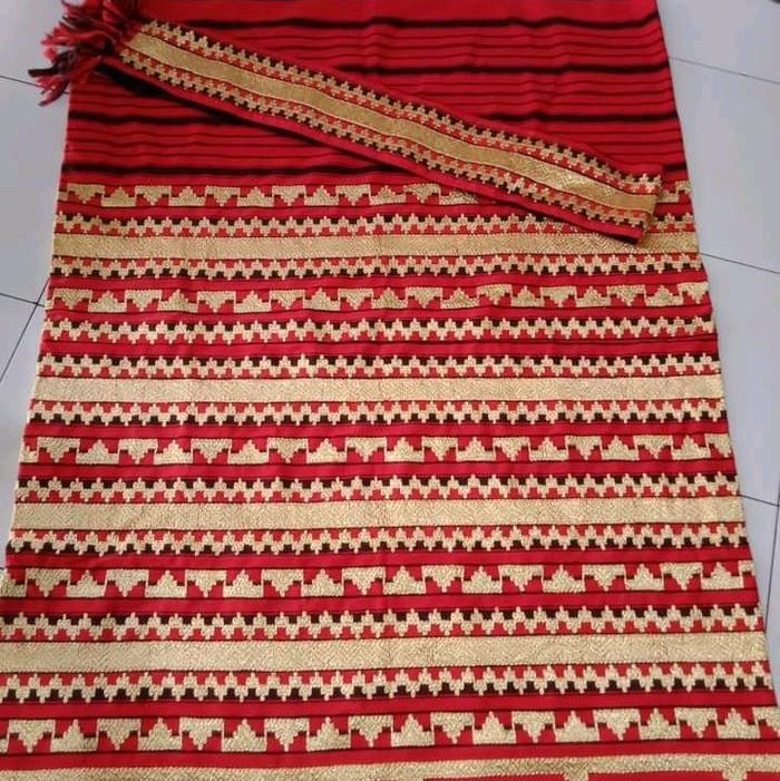 sarung tenun tapis Lampung benang emas motif abung