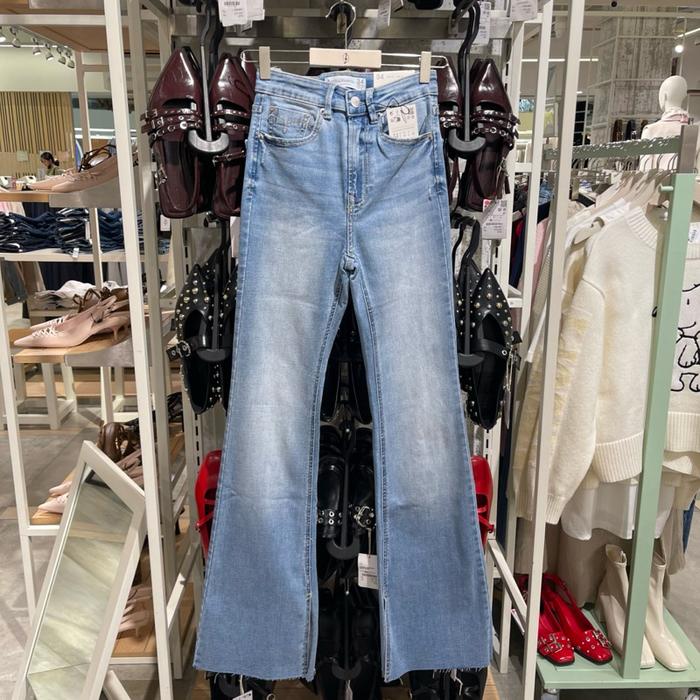 Jeans Flare Terbelah Stradivarius Jastip Jasa Titip