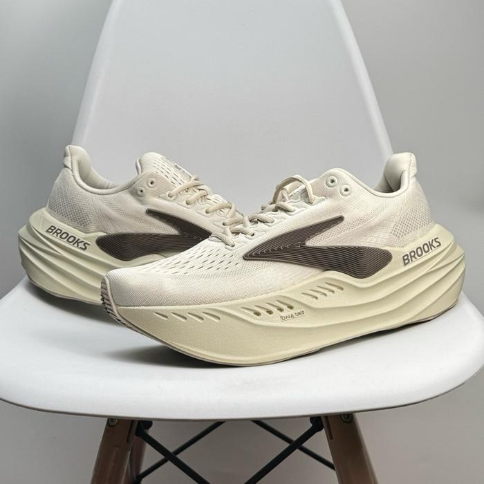 Sepatu Glycerin Max Almond