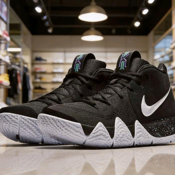 Sepatu Basket Nike Kyrie 4 Black White  Original Store Guarantee