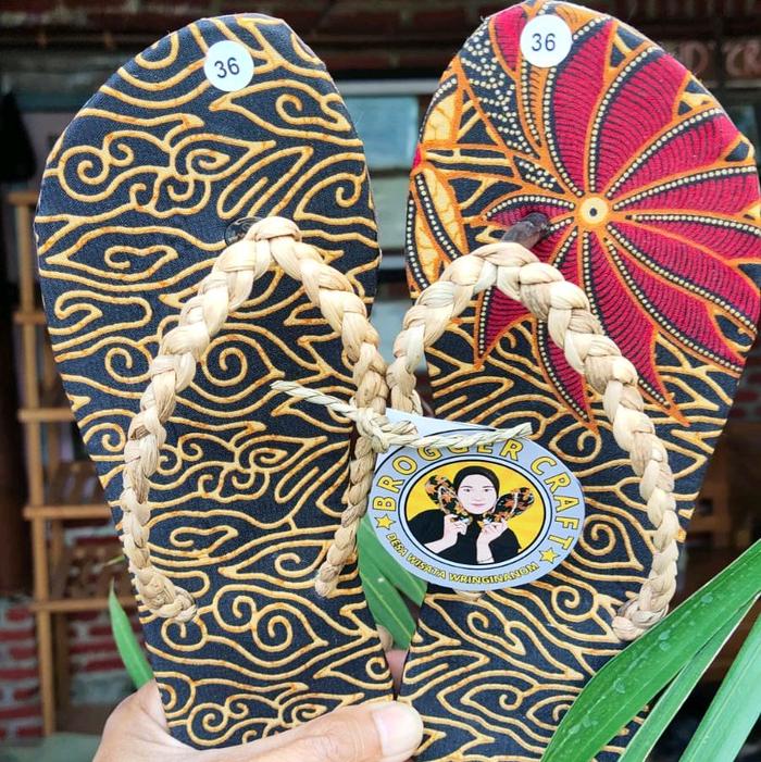 sandal kerajinan tangan enceng gondok kain goni dan batik diy malang sendal jepit sandal hotel Pria 