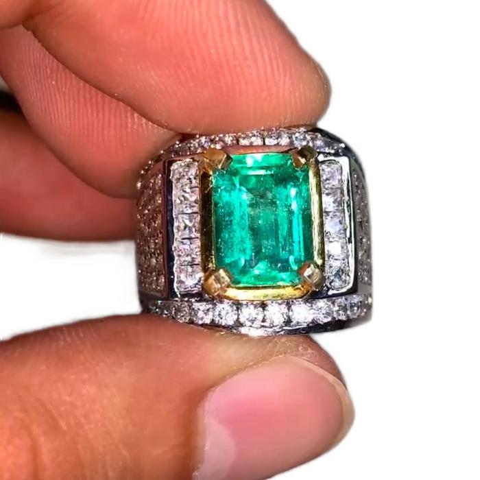 Zamrud Colombia 3.36 carat sertifikat GRI