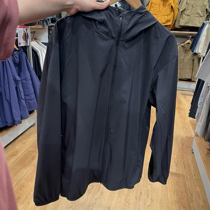 Jacket Uniqloo Man Parka Proteksi Sinar Uv jastip jasa titip beli