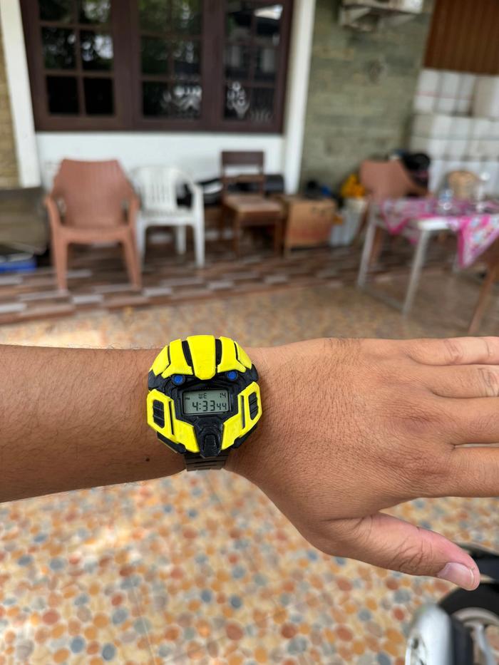 Jam Karakter Model BumbleBee