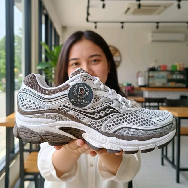 SAUCONY ProGrid Omni 9 Silver Brown 1jt % Original " New "