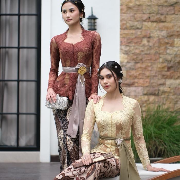 Kebaya Celia || kebaya Bali kebaya moderen kebaya wisuda kebaya kondangan kebaya semi tule  Prancis 