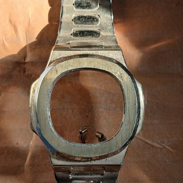 Bahan Casing Patek Philip berbahan stainless stell