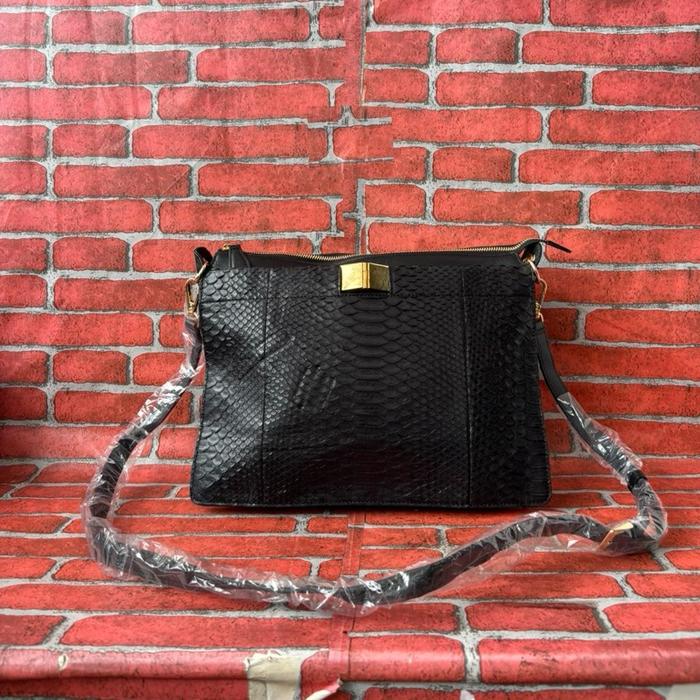 TAS SELEMPANG PESTA WANITA DAKS KULIT SNAKE SECOND BRANDED HITAM / TAS SLING DAKS WANITA KULIT ASLI 