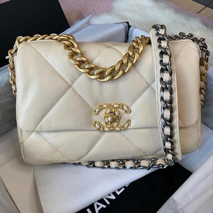 AUTHENTIC CHANEL 19 BEIGE MEDIUM LAMBSKIN PRELOVED