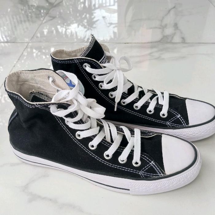 Sepatu Branded Converse High Hitam Size 40 (Second)