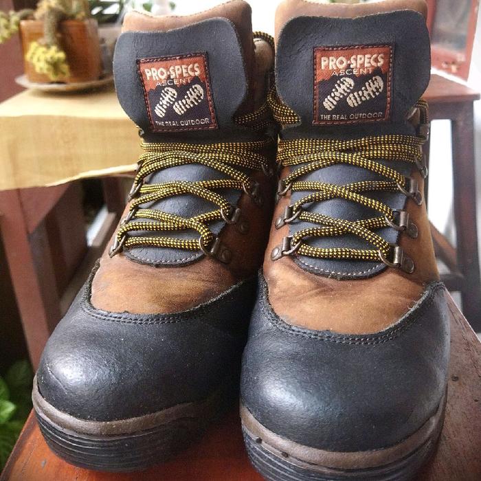 sepatu outdoor kulit seken brand Prospecs Ascent sz 41