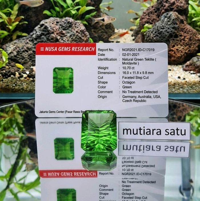 Batu Permata Natural Moldavite  Meteor Hijau Chezka Include Memo Certified