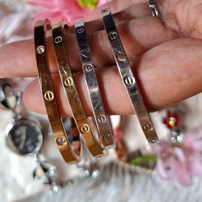 Gelang Cinta / Love bracelet 2 warna gold and silver kode ip6688