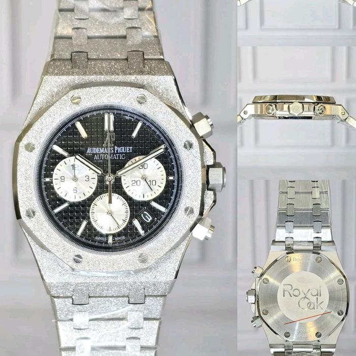 AudemarsPiguet AP MessiFrostedIceOut Functions: second, minute, hour, GMT, chrono second dan chrono 