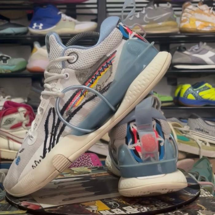 Sepatu basket/volly/badmin lining speed 8 size 40