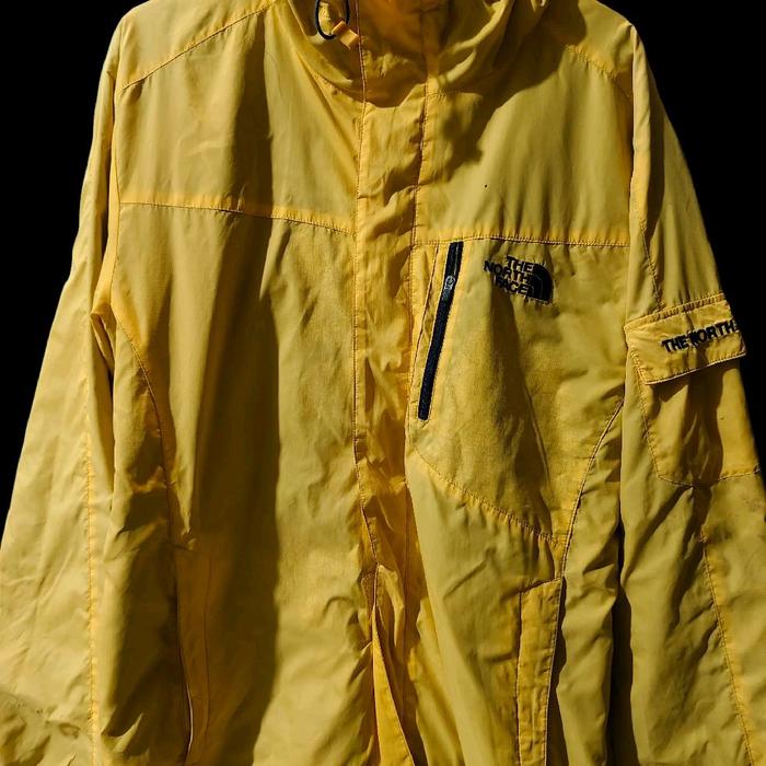 Secondbrand , Thrifting jaket cagoule, sweater, hoodie, crewneck, Adidas, Nike, Ellese, Hummel