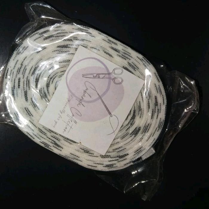 Label Baju Size L penanda kecil yang ditempel di pakaian