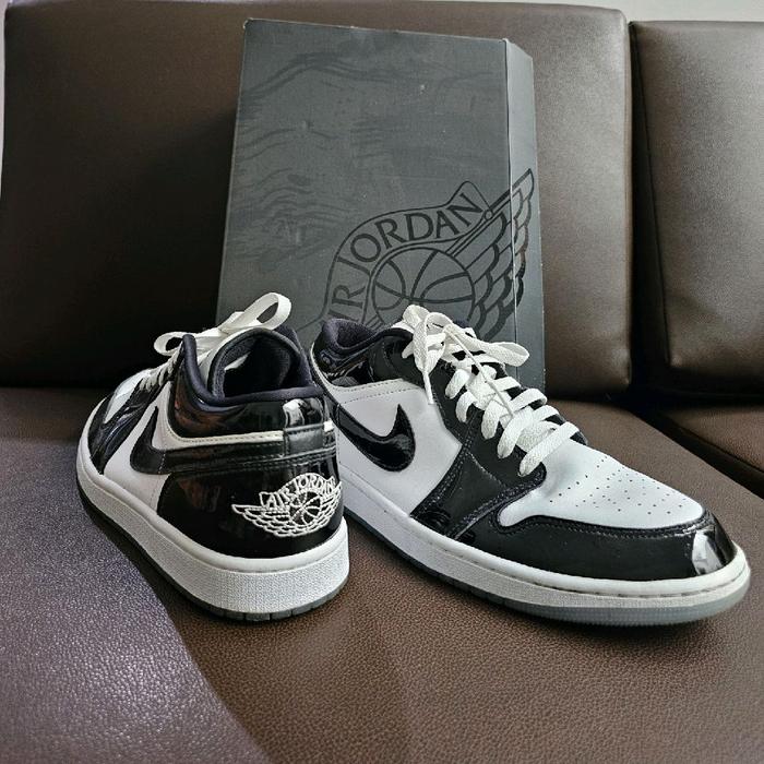 Nike Air Jordan 1 Low SE Hitam & Putih