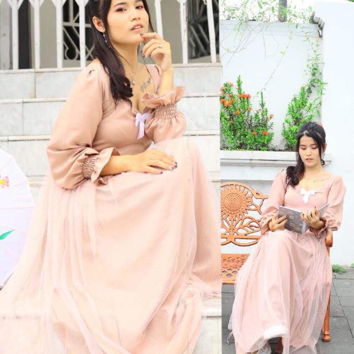 gaun ala Noni Belanda tile halus wanita
