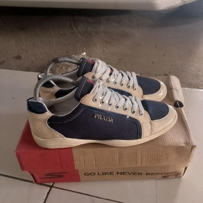 sepatu second branded prada sneakers size 40 original authentic