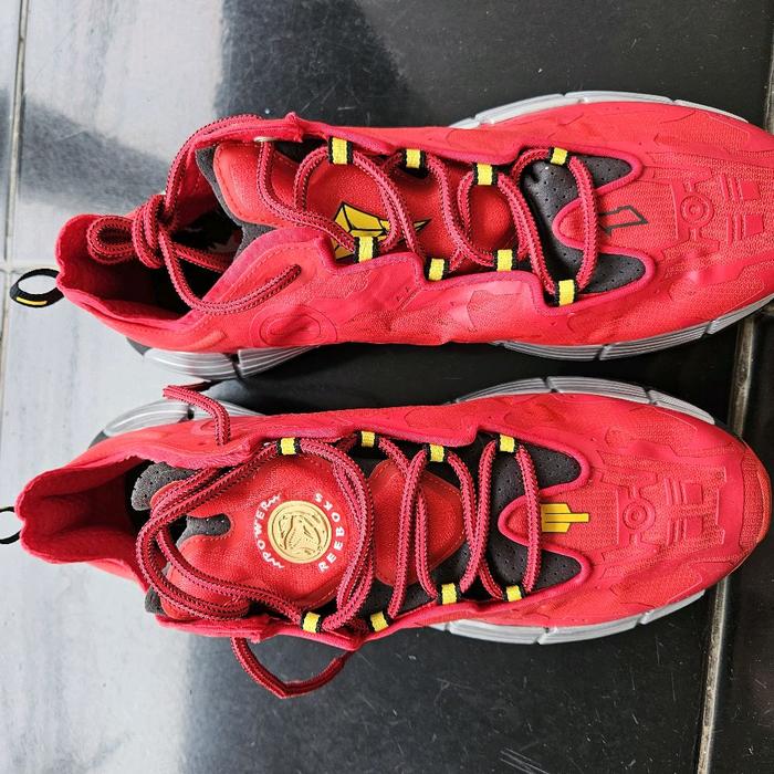 Reebok zig kinetica Power Rangers Merah size 43 langka rare limited edition collector sepatu