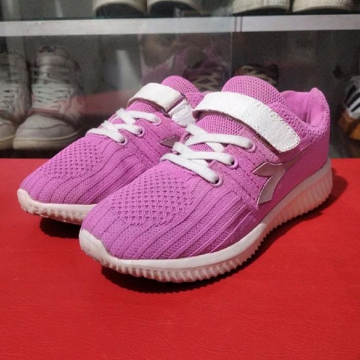 SEPATU SECOND DIADORA SIZE 35