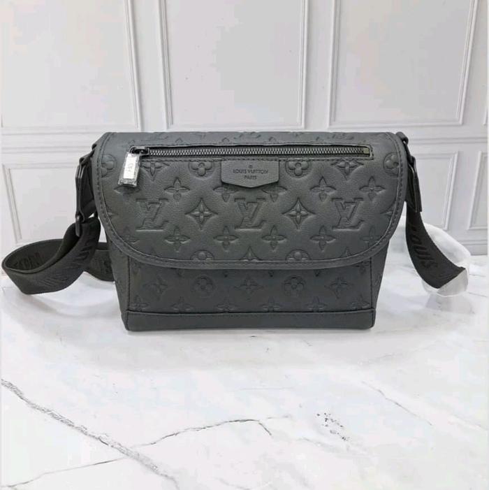 TAS SLEMPANG PRIA LV'0909 MONO EMBOSS IMPORT VIP
