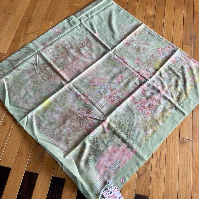 Buttonscarves -the parisian voile square XL-gazon