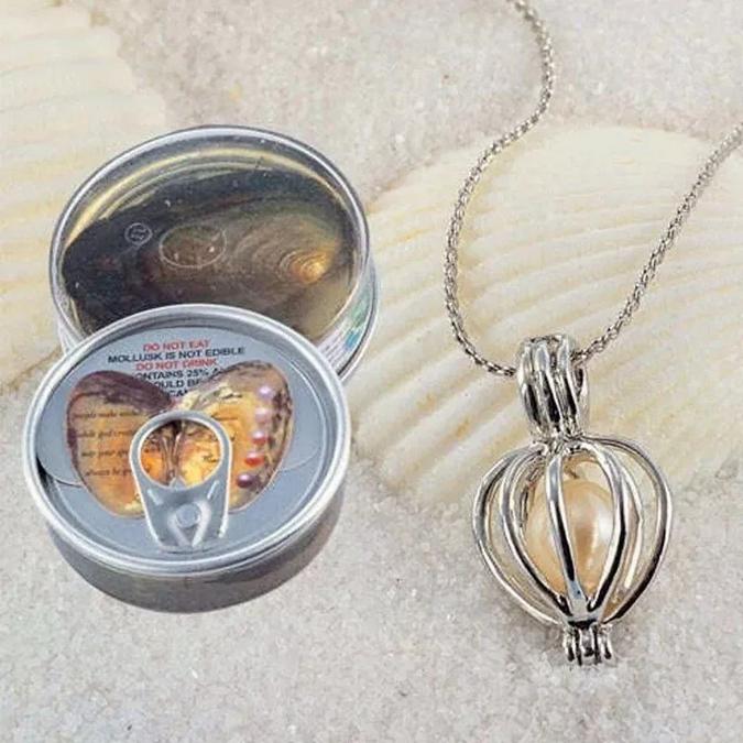 Gantungan Kunci Pearl dan Kalung Mutiara dalam Kerang Hadiah Unik Isi Tiram Pearl Necklace