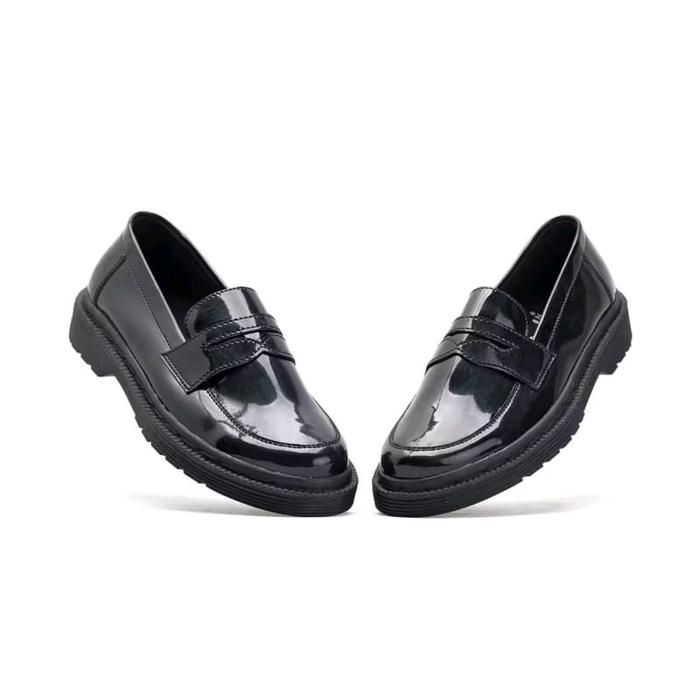 sepatu Penny loafers slip-on pria hitam glossy ukuran size 37-44