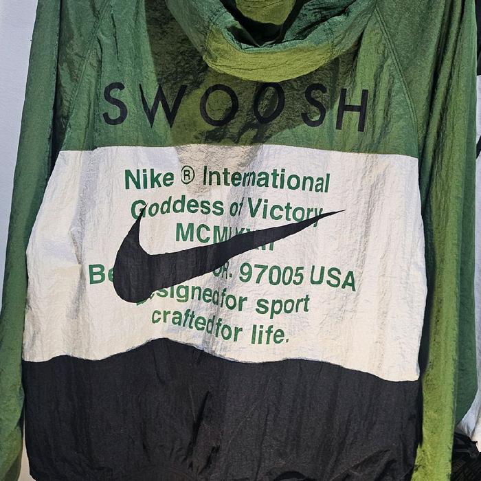 Nike Swoosh Size XL Windbreaker Ber Hoodie International Goddess of Victory MCMLXXXIV Berdesain untu