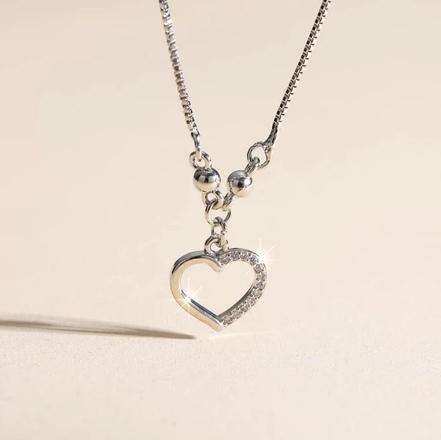 Kalung cewek charm wanita paduan titanium anti karat kalung liontin CINTA love culpa mia mode versi 
