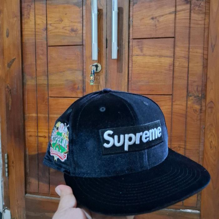 Topi supreme world series black hitam original  size 7 3/8