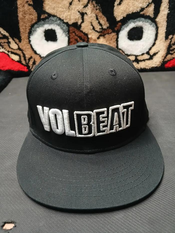 TOPI SNAPBACK VOLBEAT BAND ROCK DENMARK