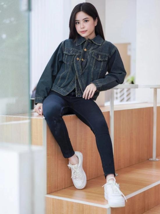 PAVINE - Xeola Asymmetric Denim Jacket - Jaket Denim Asimetris Wanita
