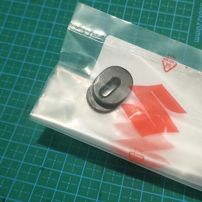 CUSHION KARET LONJONG COVER BODY/AKI SAMPING SUZUKI THUNDER 125 GSX250