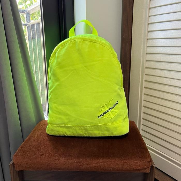 ransel tas second calvin klein jeans CK hijau stabilo muat leptop untuk sekolah kerja atau travellin