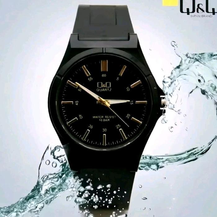 Jam Tangan Pria Wanita Tali Karet Fitur Analog QQ Quartz Water Resist 10 BAR