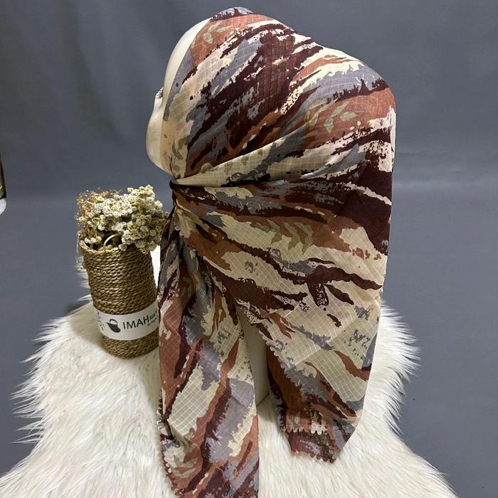 hijab Imah scarf bahan Akira dobby mhotif abstrak ,berbahan serat kotak timbul UK 110x110cm tepi di 