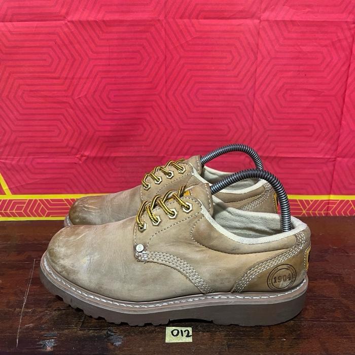 Sepatu boots second ori caterpillar whatf layer size 40
