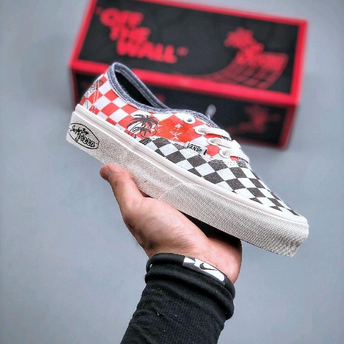 Sepatu Pria Wanita Stranger Things X Vans Authentic Style 44 DX Checkerboard Multicolor