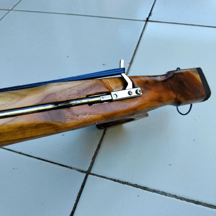 speargun alat pancing ikan siap digunakan