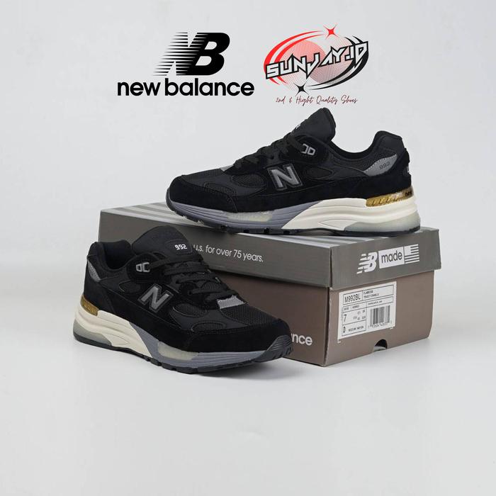 45/29 - Sepatu NB New Balance 992 Black White Made In USA