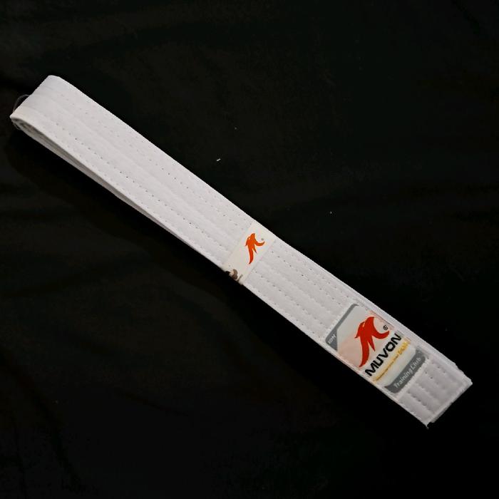 Sabuk putih karate MUVON bagi Pemula