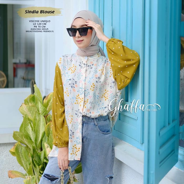 Sindia blouse by GHAFFA THE LABEL (atasan blouse kemeja motif bunga, bahan viscose,kancing hidup)
